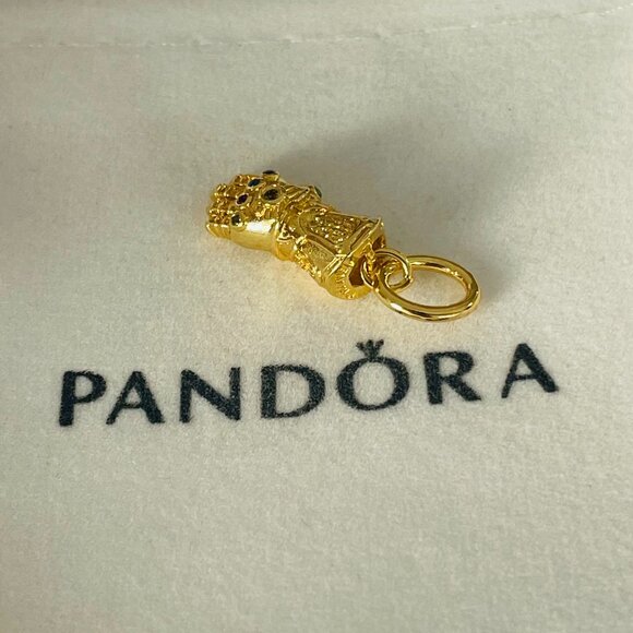 Pandora Marvel The Avengers Infinity Gauntlet Dangle Charm - Picture 2 of 4